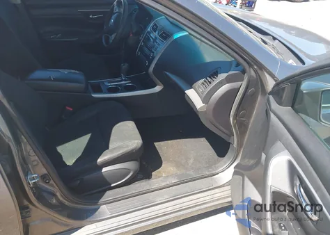 2015 Nissan Altima 2.5 S z USA, uszkodzony, nr VIN 1N4AL3AP9FN406188